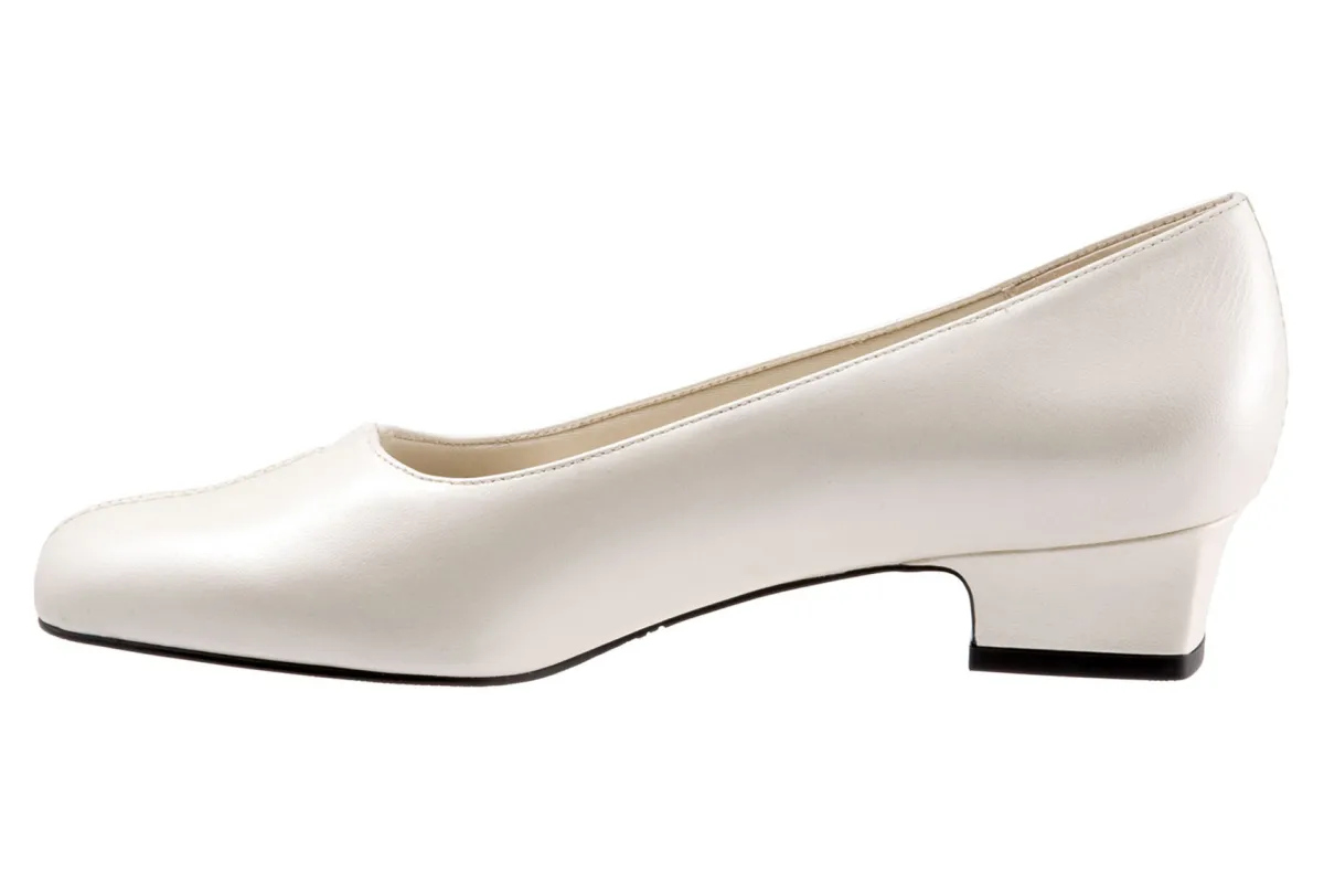 Trotters Doris-Women Wide | Standard