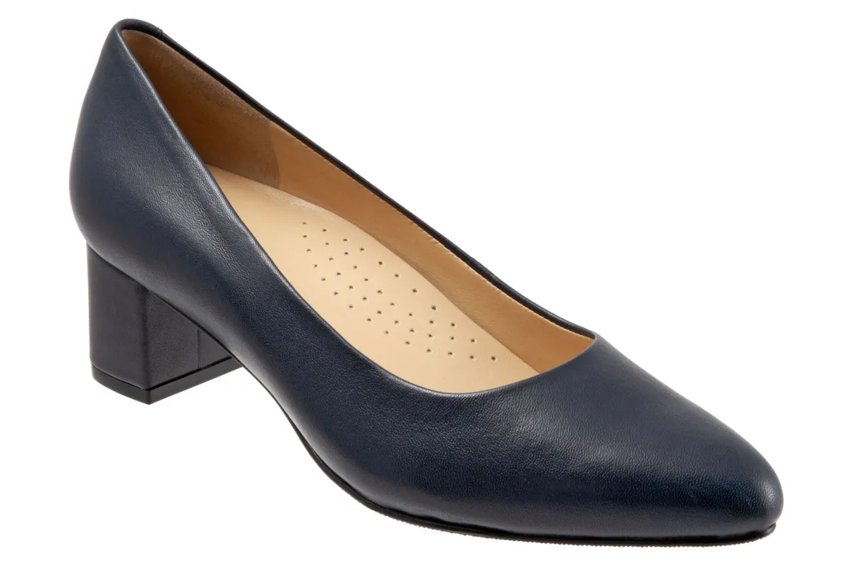 Trotters Kari-Women Standard | Extra Wide