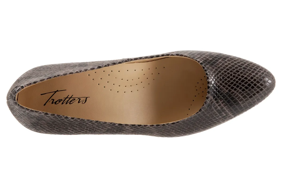 Trotters Kari-Women Standard | Extra Wide