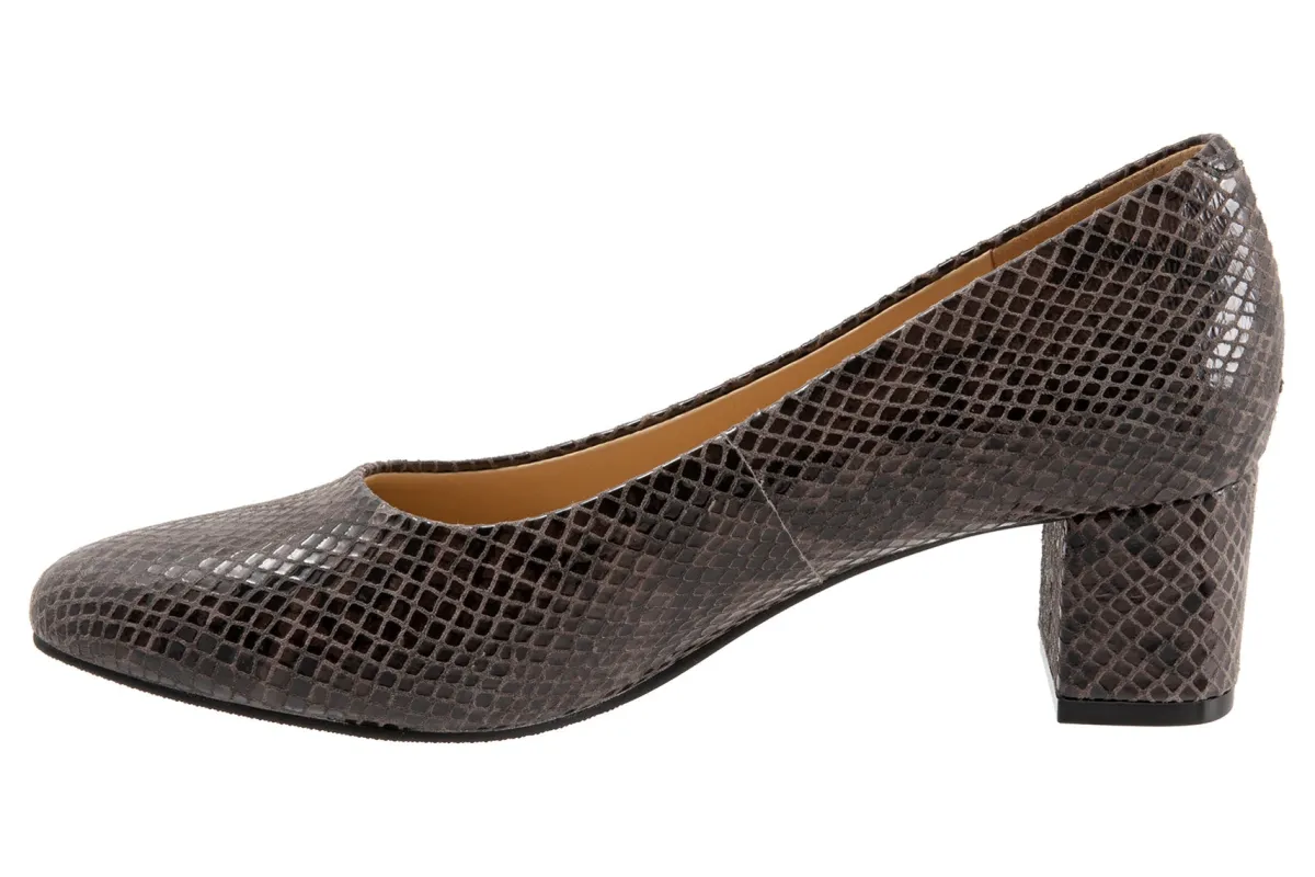 Trotters Kari-Women Standard | Extra Wide