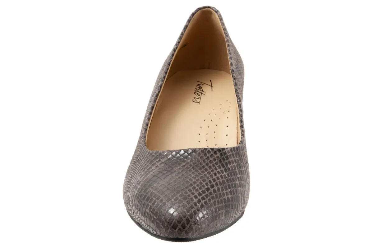 Trotters Kari-Women Standard | Extra Wide
