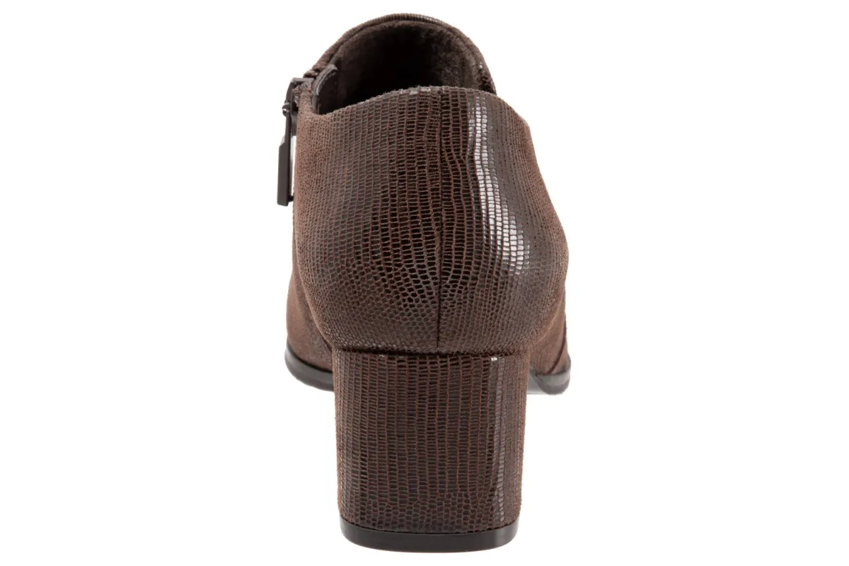 Trotters Keegan-Women Standard | Wide
