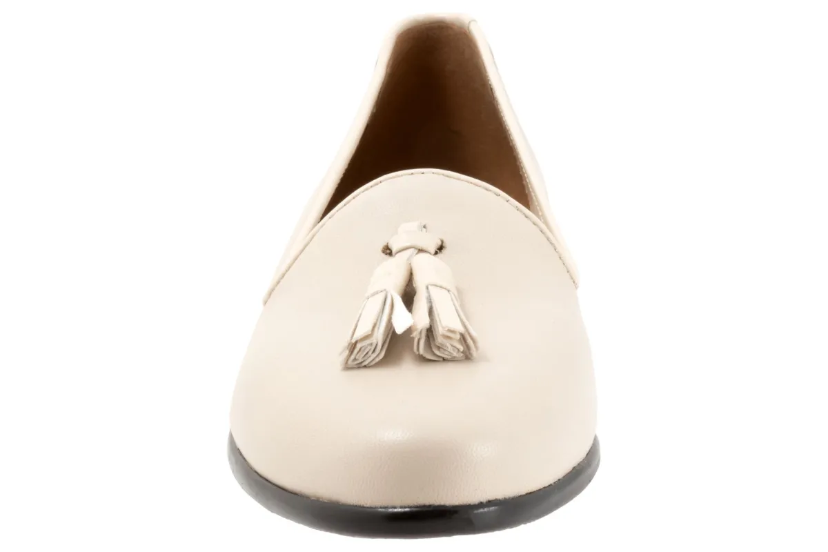 Trotters Liz Tassel-Women Wide | Narrow
