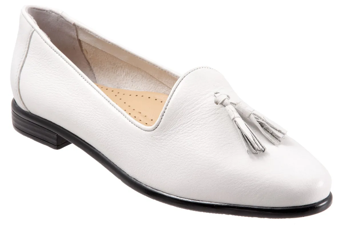 Trotters Liz Tassel-Women Standard | Wide