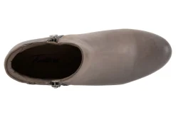 Trotters Major Embossed-Women Wide | Standard