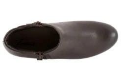 Trotters Major Embossed-Women Wide | Standard