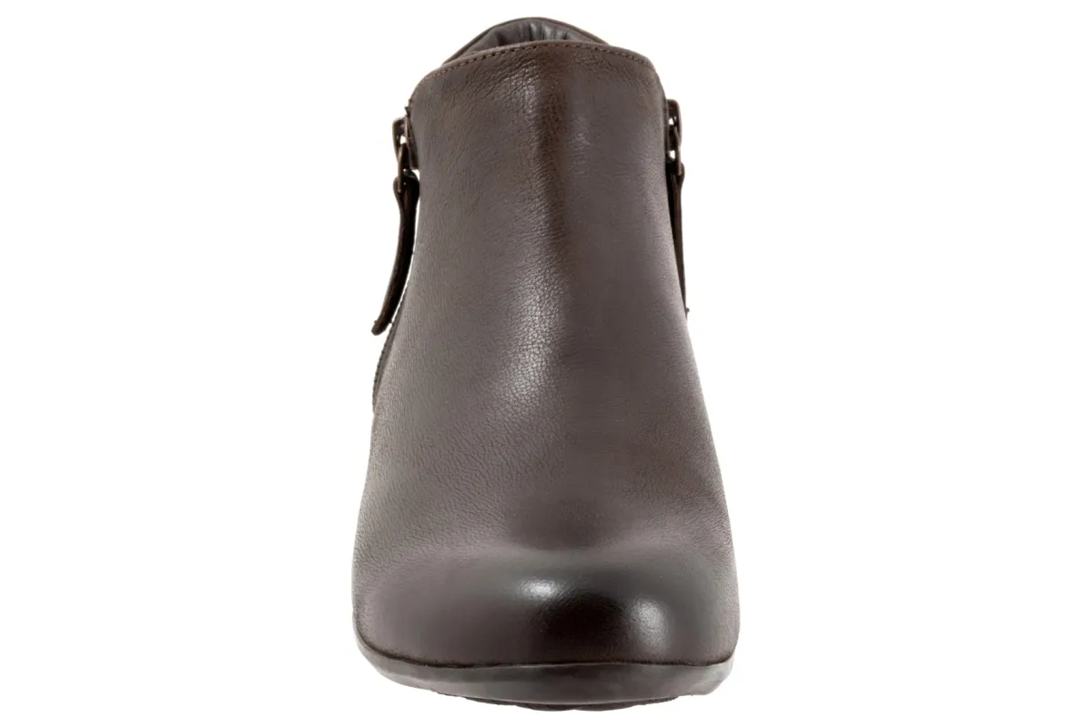 Trotters Major Embossed-Women Wide | Standard