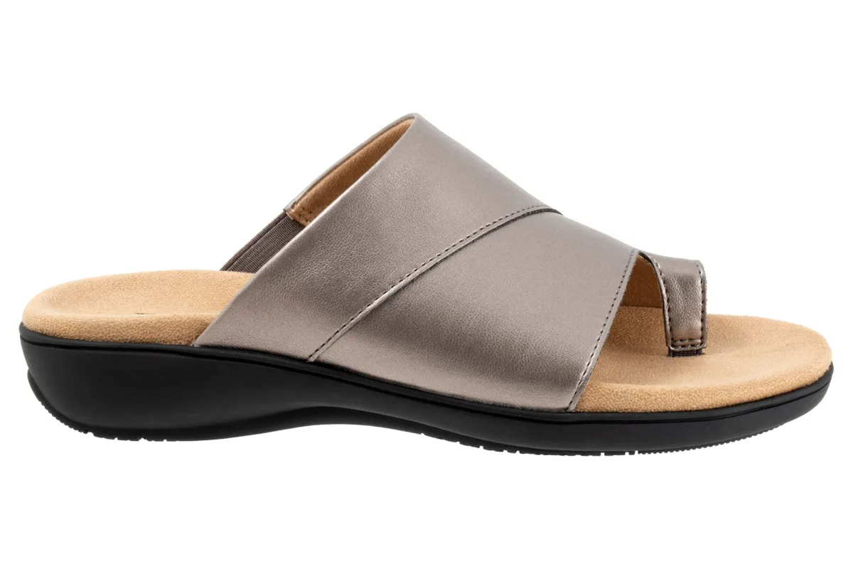 Trotters Regina-Women Wide | Standard