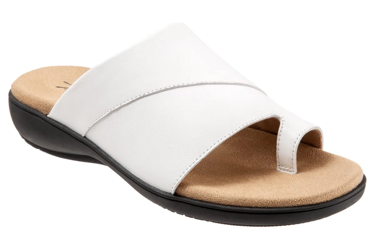 Trotters Regina-Women Wide | Standard