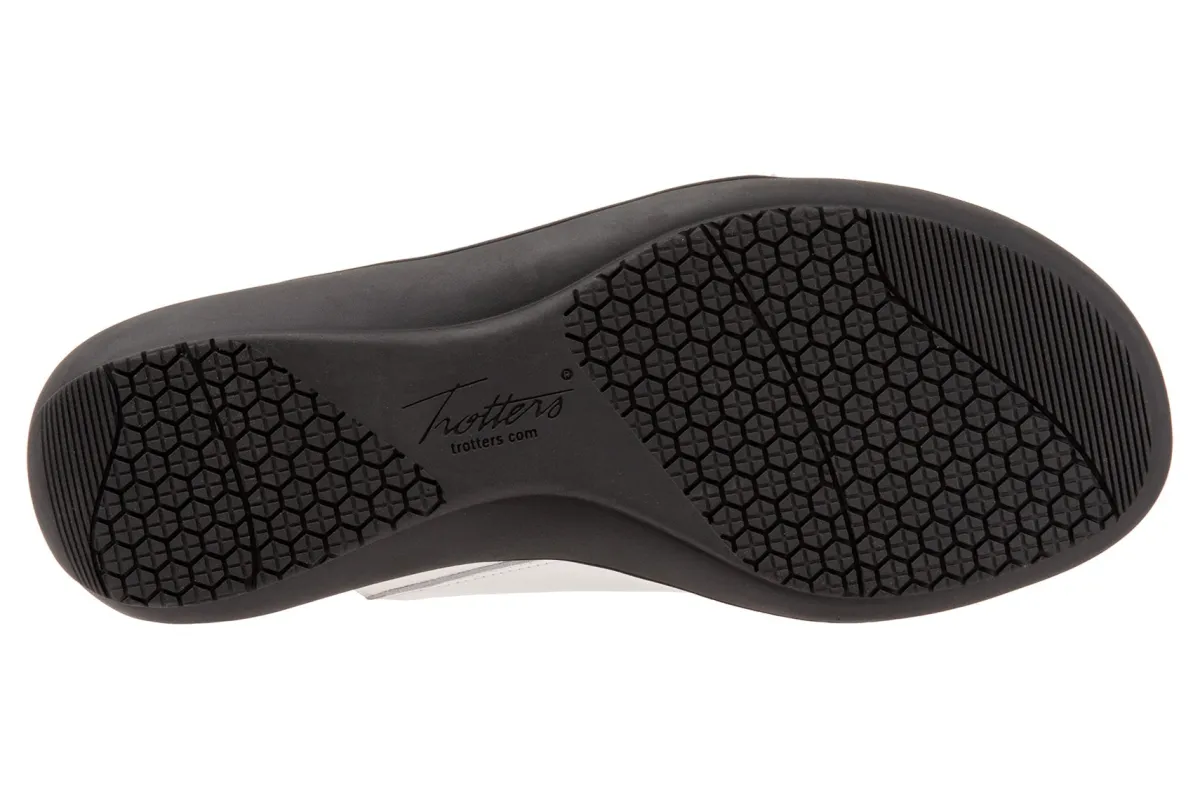 Trotters Regina-Women Wide | Standard