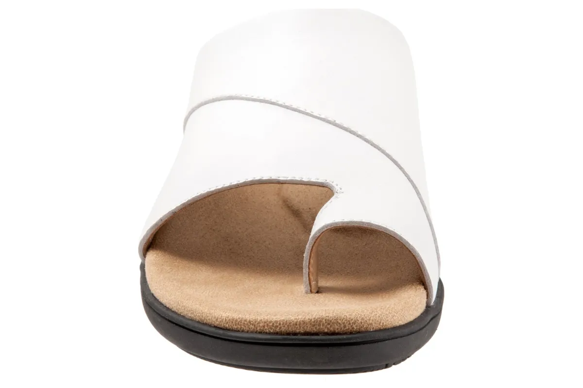 Trotters Regina-Women Wide | Standard