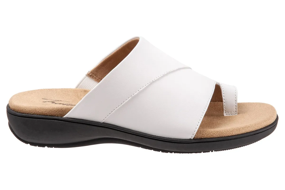Trotters Regina-Women Wide | Standard