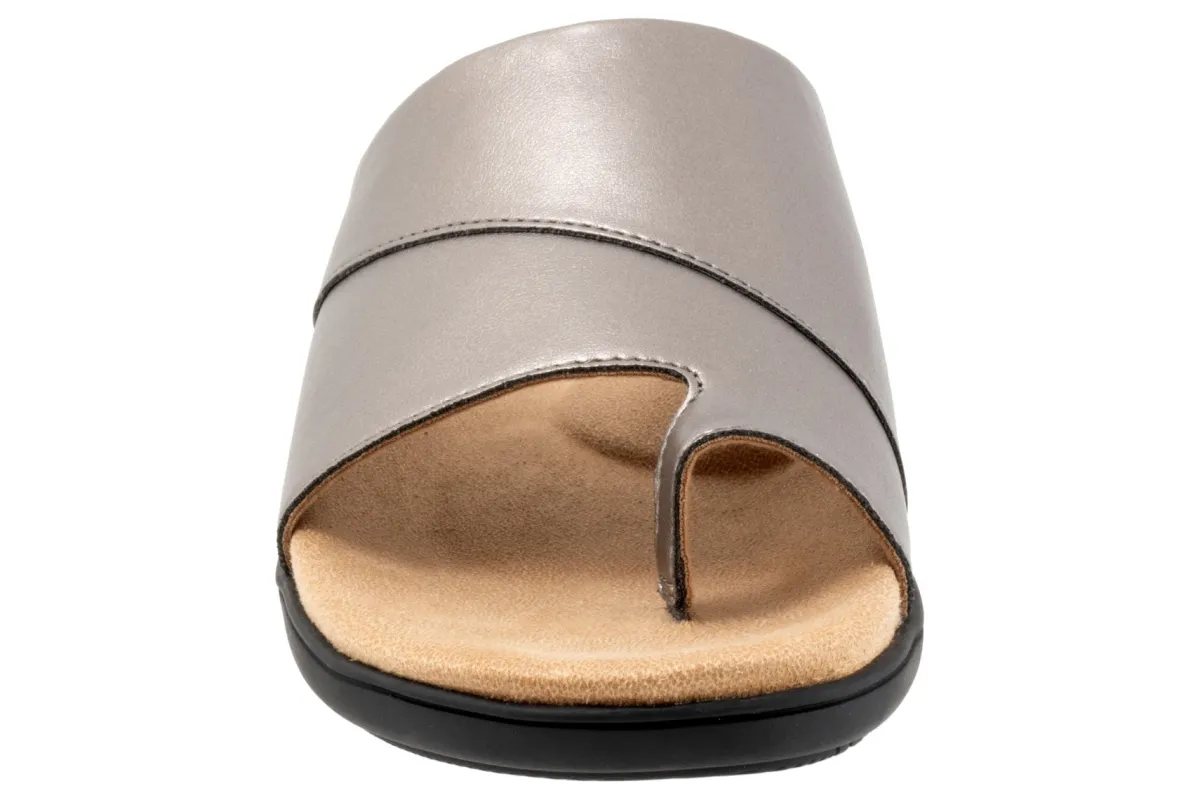 Trotters Regina-Women Wide | Standard