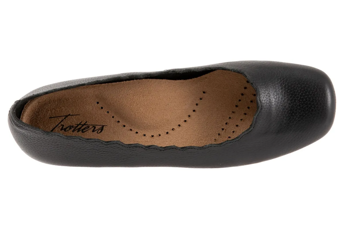 Trotters Sabine-Women Standard | Wide
