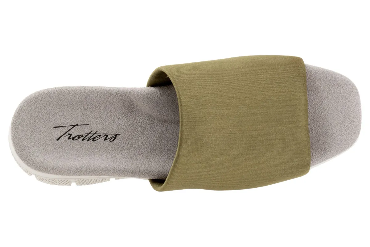 Trotters Toni-Women Standard | Wide
